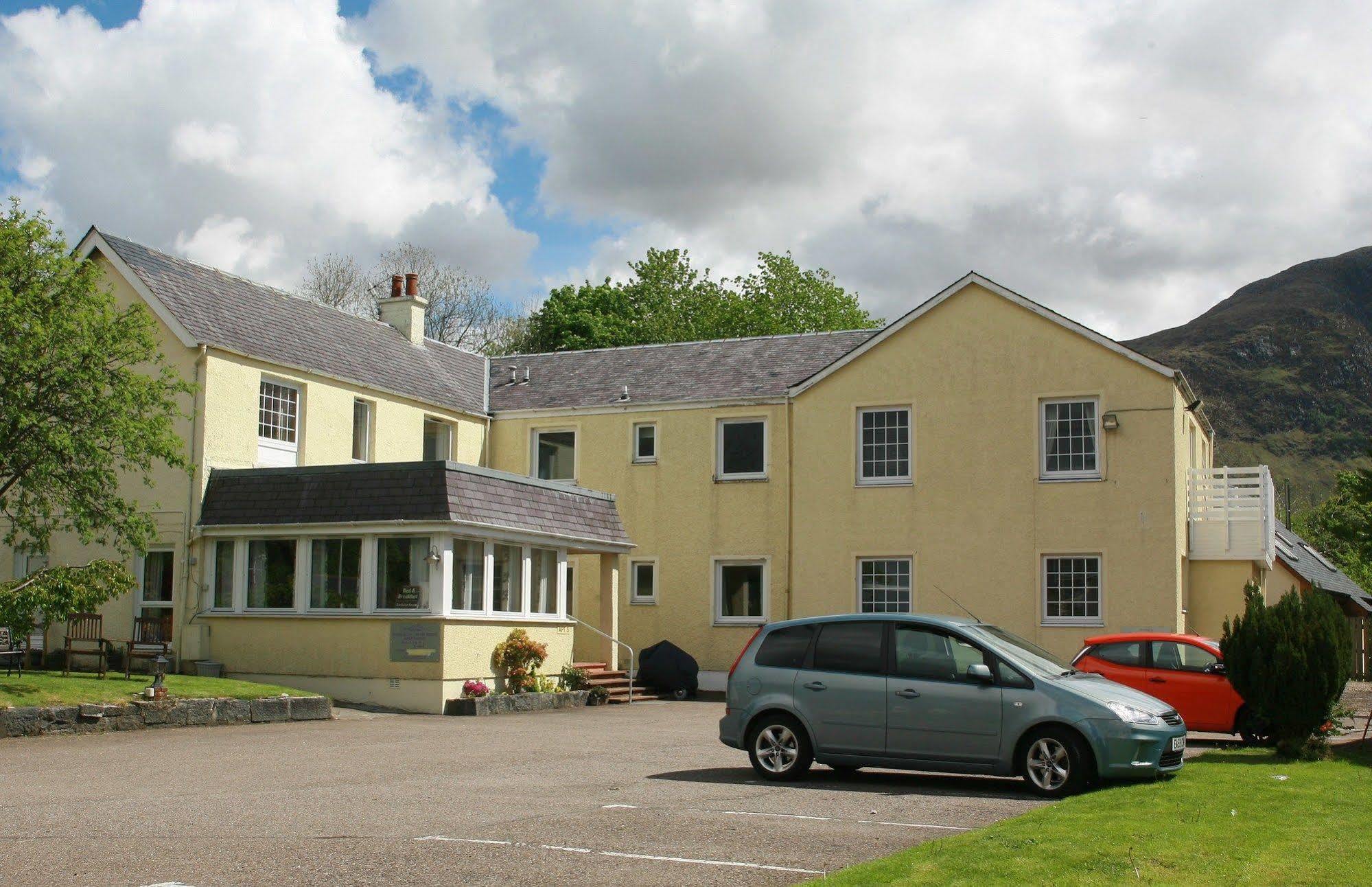 Glenlochy Nevis Bridge Apartments Fort William Exterior foto